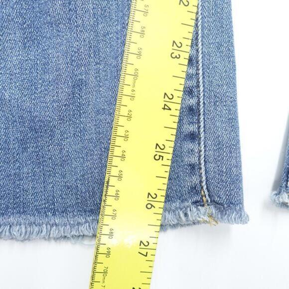 Universal Thread Jeans Women 22W Blue Denim High-Rise Distressed Frayed Hem Crop - Picture 2 of 8